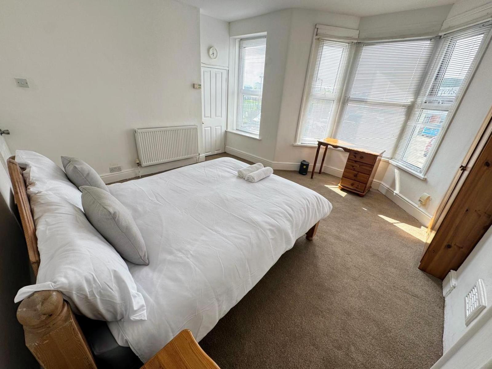 Spacious Private - 9 Minutes From * Bristol